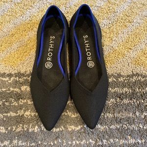 Rothy’s The Point Shoe in 8.5 black solid